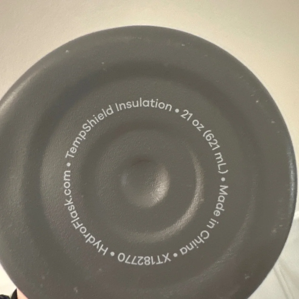 Hydroflask - Picture 3 of 3